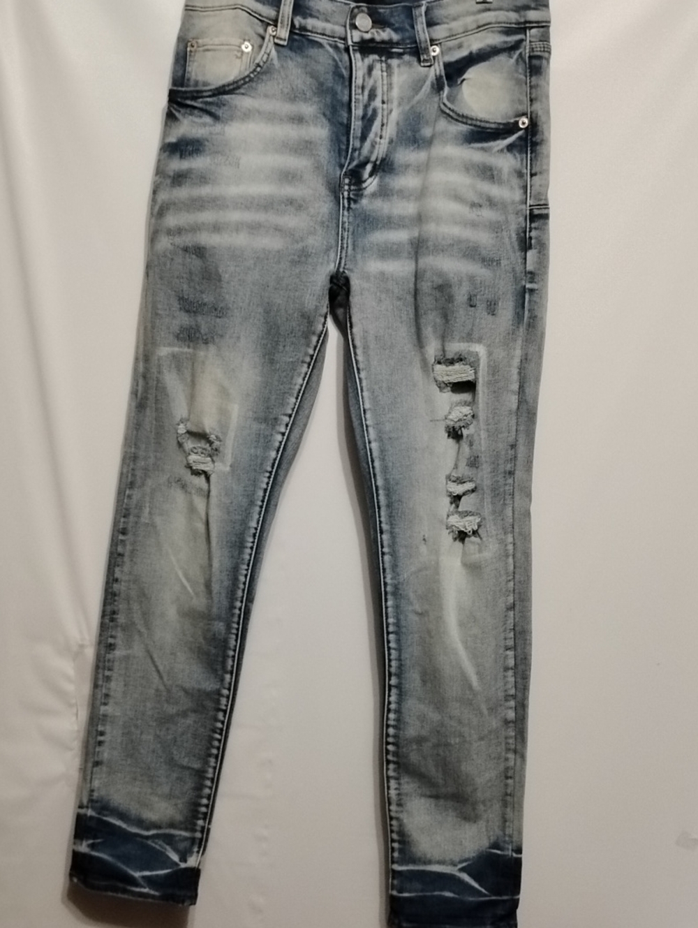 PURPLEBRAND  Light Wash Distressed Slim Leg  Jeans - Blue